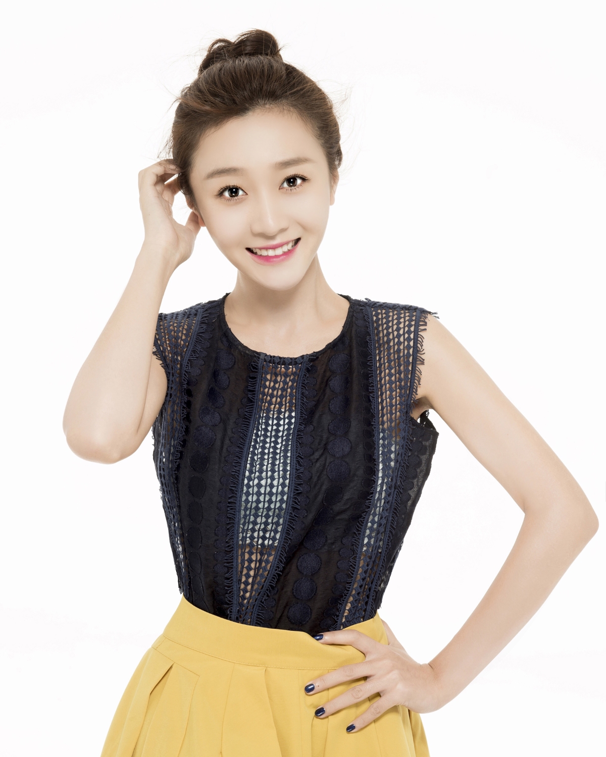 李小娇   身       高:168cm   体       重:46kg   毕业院校:中央